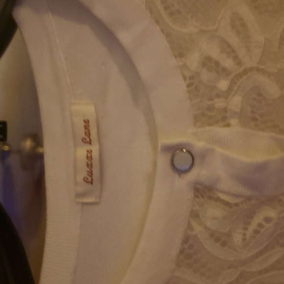 Womans lightweight white lace front cardigan - Picture 2 of 3